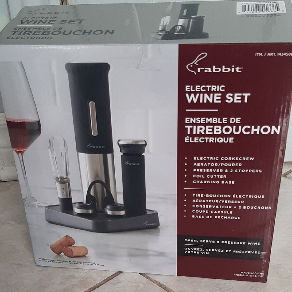 Rabbit Electric Wine Set with Accessories